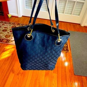 BLACK AUTHENTIC GUCCI GG CANVAS ECLIPSE SHOULDER BAG